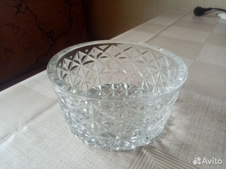 Хрустальные вазы, салатницы, конфетницы