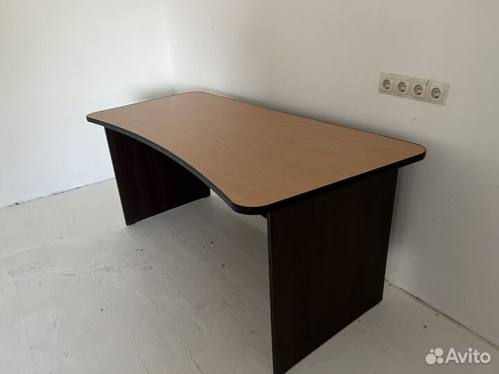 Офисные столы