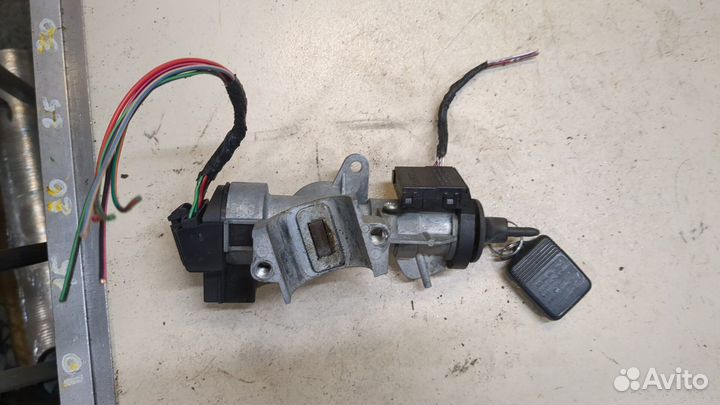 Замок зажигания Ford Escape, 2004