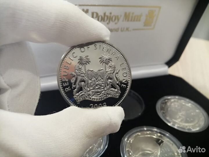 Набор серебряных монет с бриллиантами Ночные