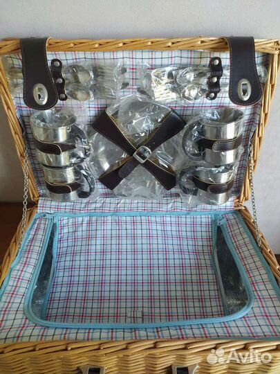 Корзина -холодильник для пикника Новая