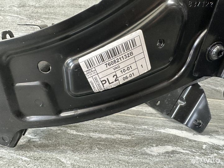 Новый кронштейн крыла Touareg CR7