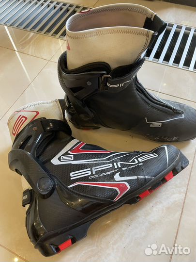 Лыжные ботинки