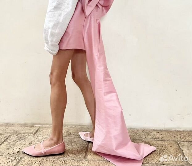 Юбка с бантом и шлейфом Новая как май май