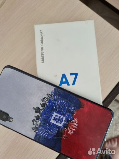Samsung Galaxy A7 (2018), 4/64 ГБ