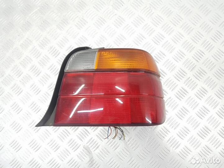 Фонарь задний правый BMW 3 E36