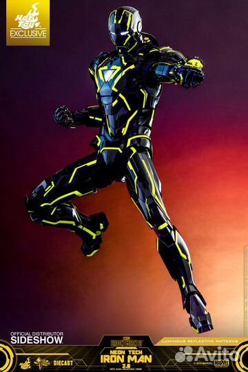 Neon Tech Iron Man 2.0 Sixth Scale Figure