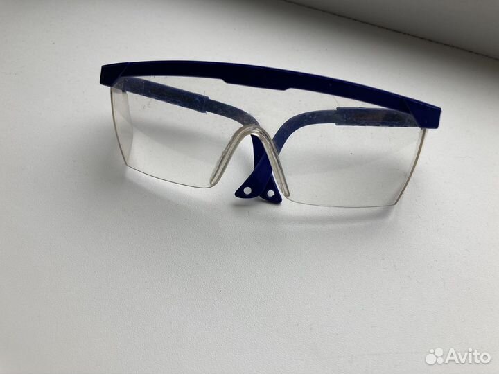 Очки от пыли
