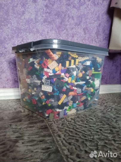 Коробка с lego