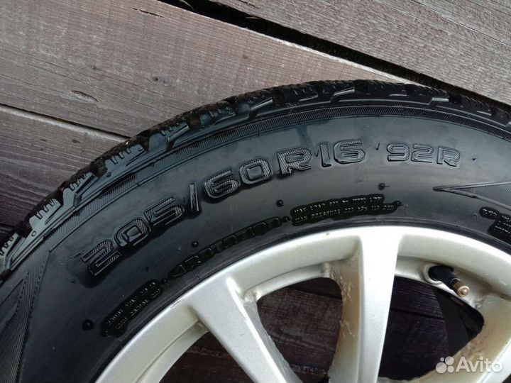 Nokian Tyres Hakkapeliitta R2 205/60 R16