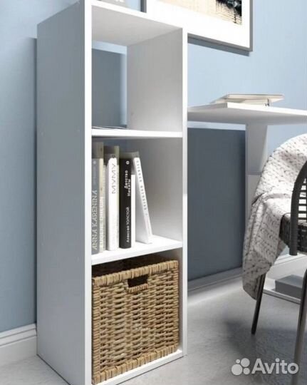 Новые письменные столы. Цвет: белый