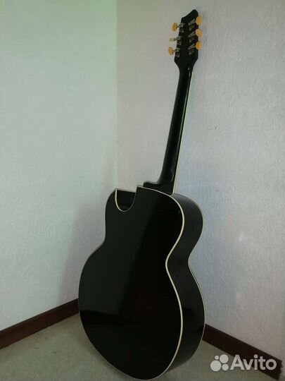 Гитара с чехлом