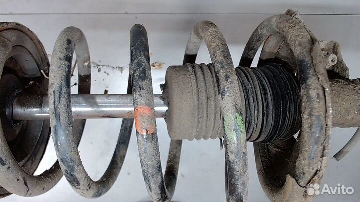 Амортизатор подвески Nissan Elgrand, 2000