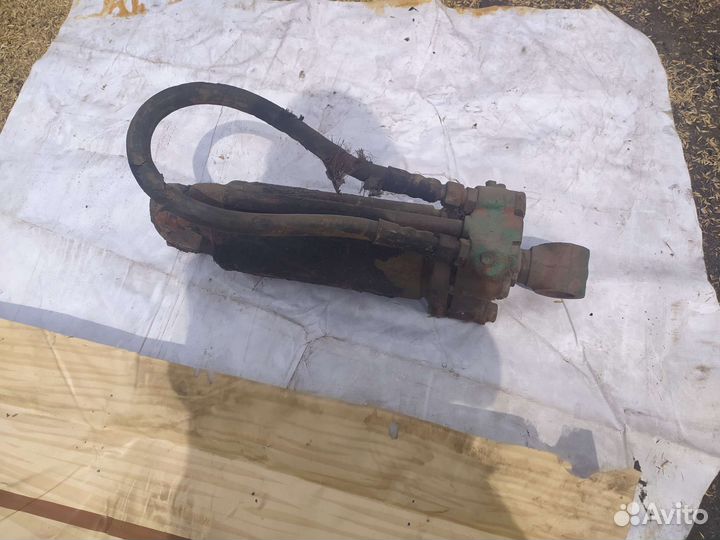 Гидроцилиндр на Т-150