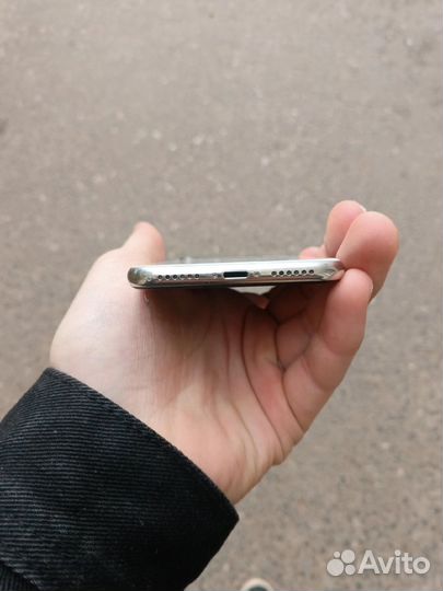 iPhone X, 64 ГБ