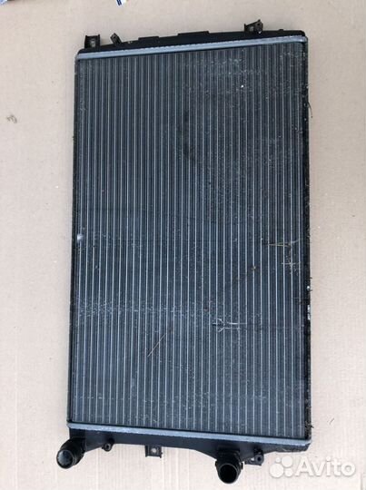 Радиатор охлаждения двигателя VW Golf 5/Passat B6