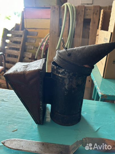 Ульи, пчелиные пренадлежности