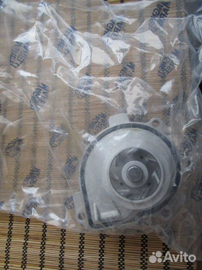 Водяной насос (помпа) 352316170874 Magneti Marelli
