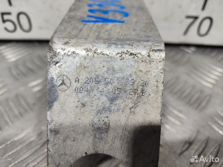 Б/У Кронштейн радиатора Mercedes#001