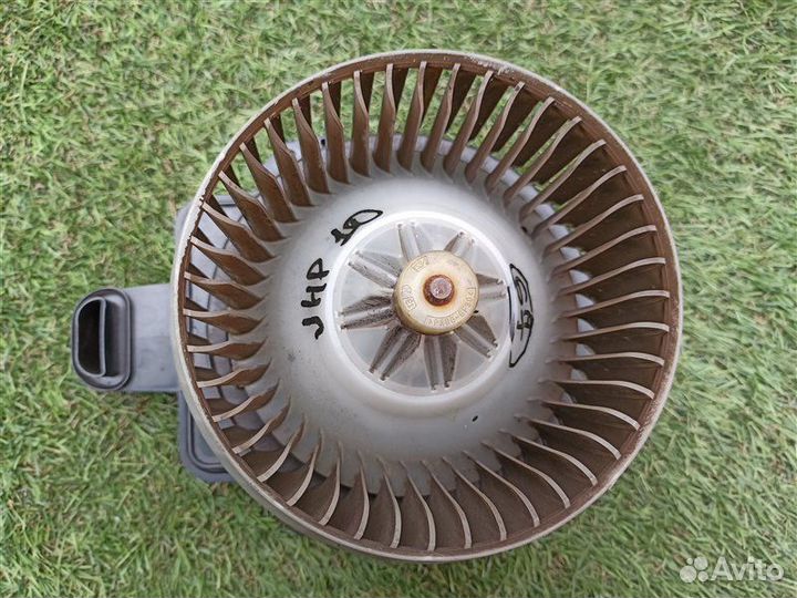 Мотор печки Toyota Aqua NHP10