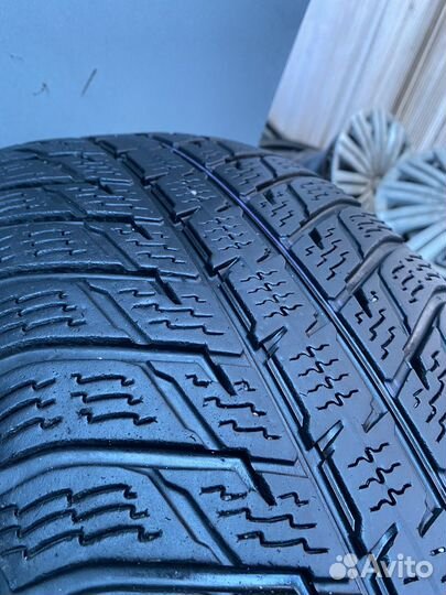 Nokian Tyres WR SUV 3 225/55 R19