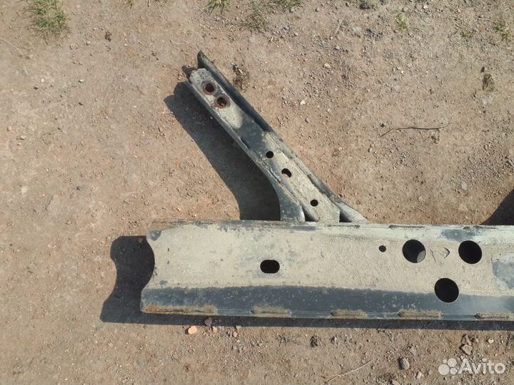 Балка кпп infiniti QX80 QX56 patrol