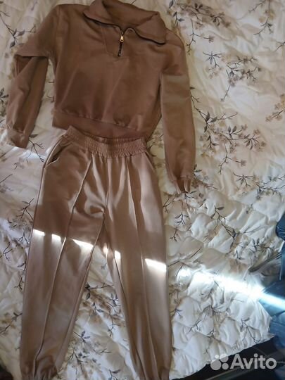 Спортивный костюм женский