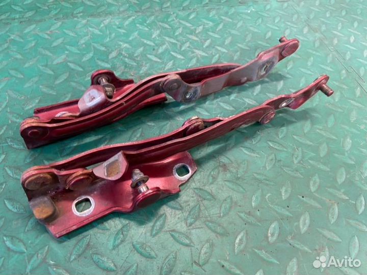 Петля крышки багажника Honda Civic D15B2 1992