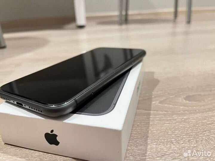 iPhone 11, 64 ГБ