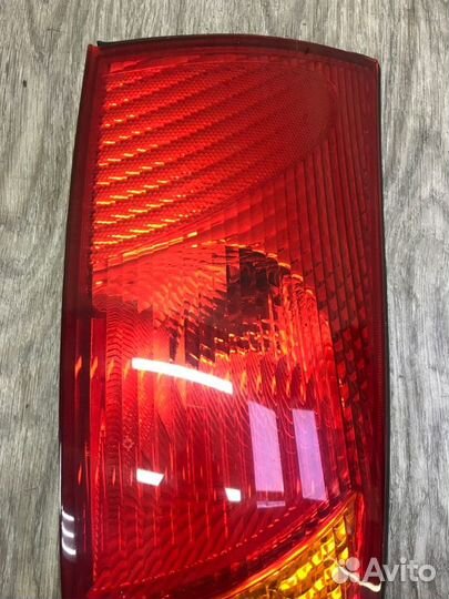 Фонарь задний правый Ford Focus 1 хетчбэк 5-ти дв