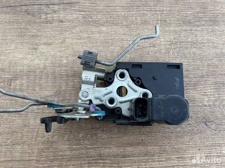 Замок двери задний правый Chevrolet Aveo T250