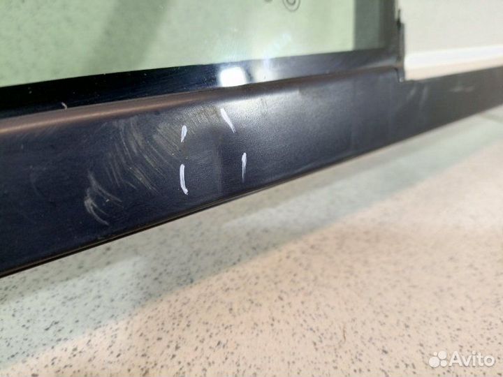 Стекло двери передней правой (форточка) Audi Q7 4M