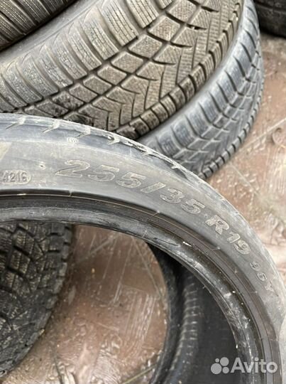 Pirelli 176A2 CE11 TL 255/35 R19