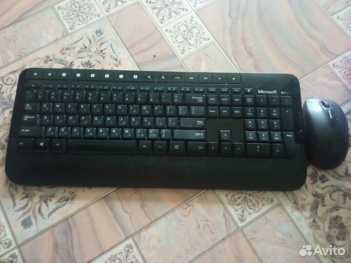 Беспроводная клавиатура и мышь microsoft