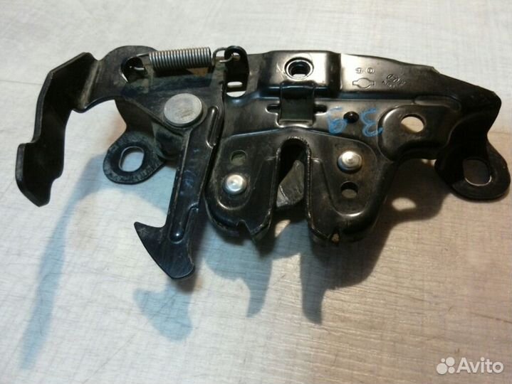 Замок капота Nissan Tiida C11 1.6 HR16DE 2010