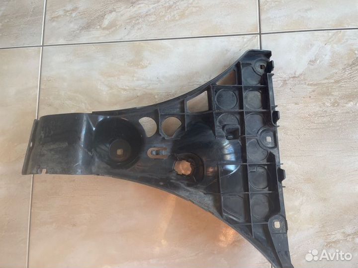 Кронштейн бампера задний правый Bmw 5 E 60 С 2007