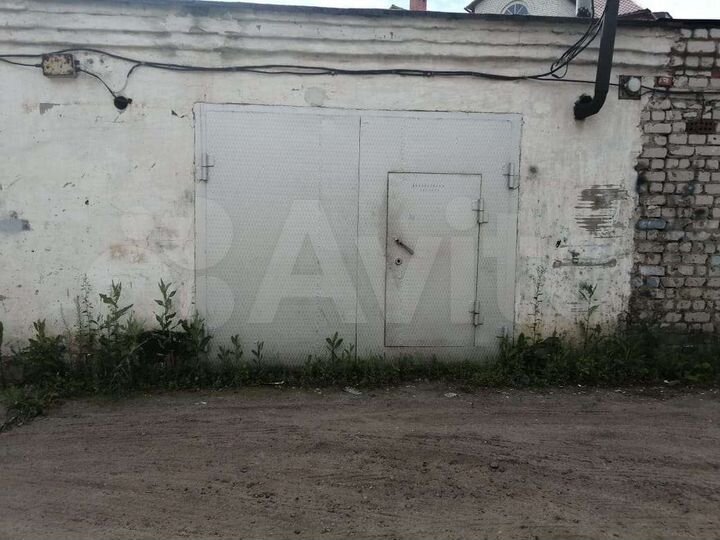 Гараж, > 30 м²