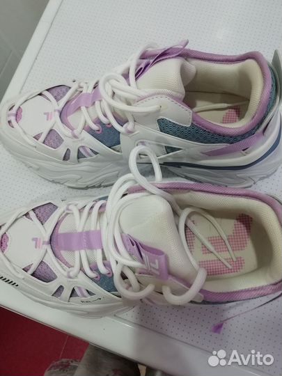 Кроссовки женские размер 41