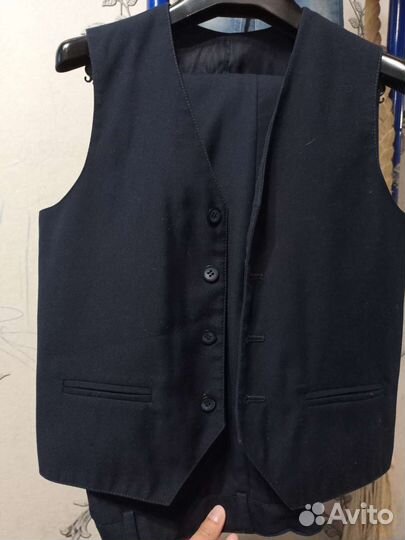Костюм жилетка и брюки 140 размер