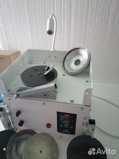 Станок для заточки парикмахерской и маникюрного ин