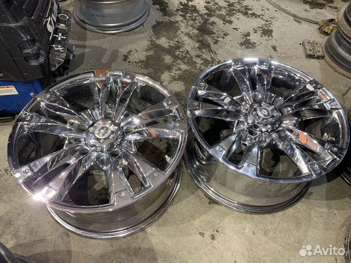 R-18 5 на 150 два литых дисков хром MKW