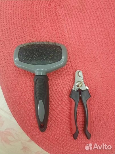 Расческа и ножницы для животных