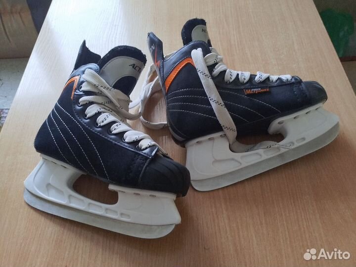 Коньки хоккейные