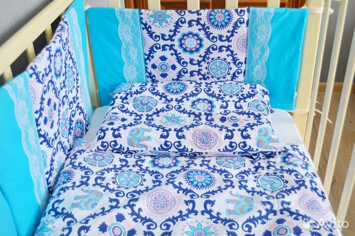 Бортики в детскую кроватку с постельным бельём