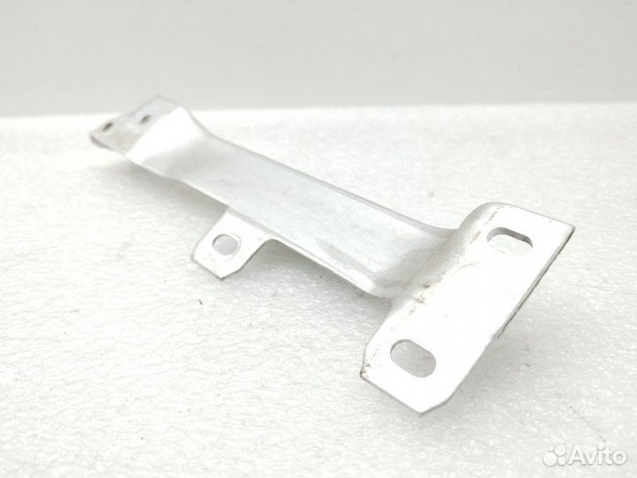 Кронштейн усилителя бампера передний правый Bmw