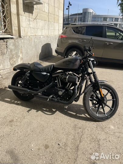 Harley Davidson sportster iron 883