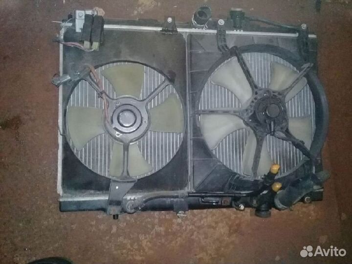 Радиатор охлаждения Honda Odyssey RA5