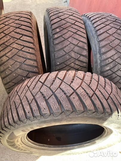 Goodyear Ultragrip Ice Arctic 215/65 R16 98T