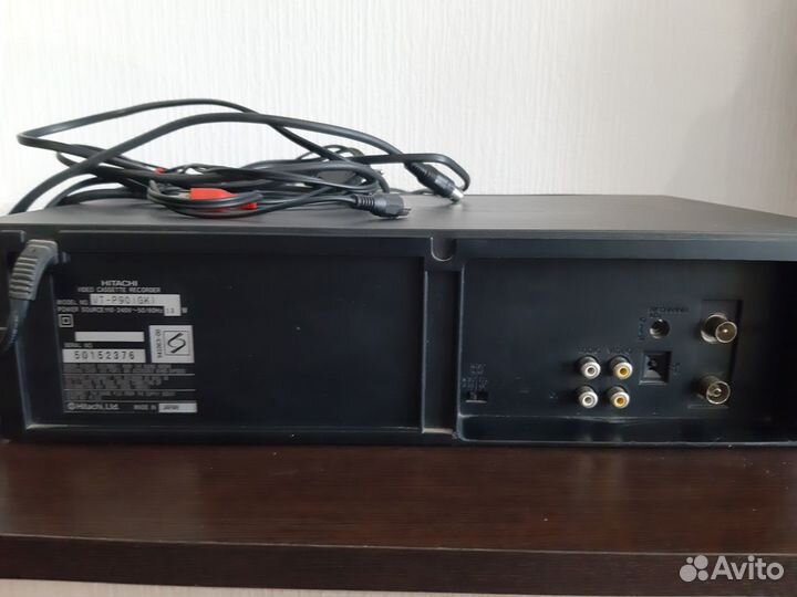 Видеомагнитофон hitachi