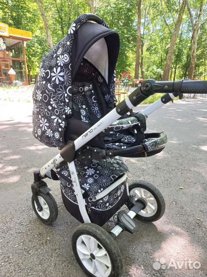 Коляска 2 в 1 Riko nano alu tech Flower Collection